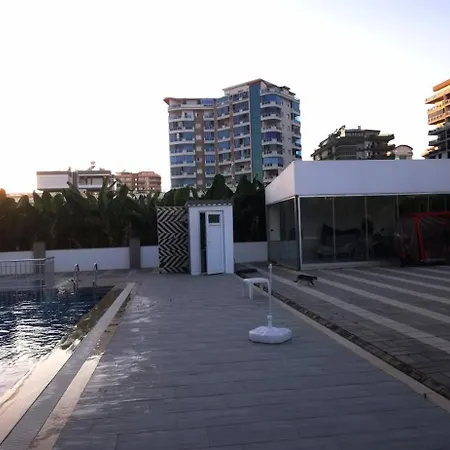 Denize Yakin Lueks Apartman Alanya