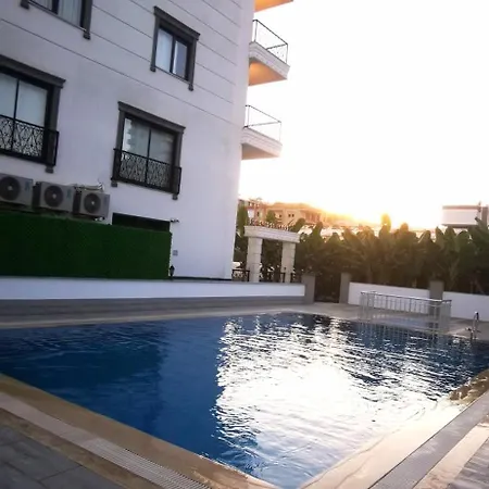 Denize Yakin Lueks Apartmán