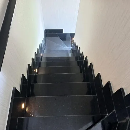 Denize Yakin Lueks Apartmán