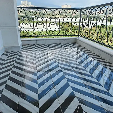 Denize Yakin Lueks Apartmán Alanya