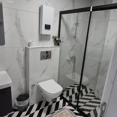 Denize Yakin Lueks Apartament