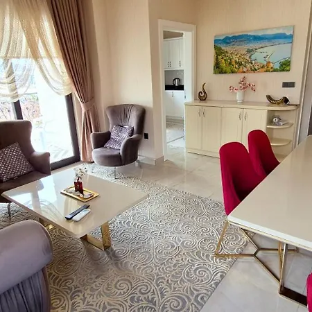 Denize Yakin Lueks Apartament