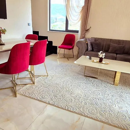 Denize Yakin Lueks Apartament